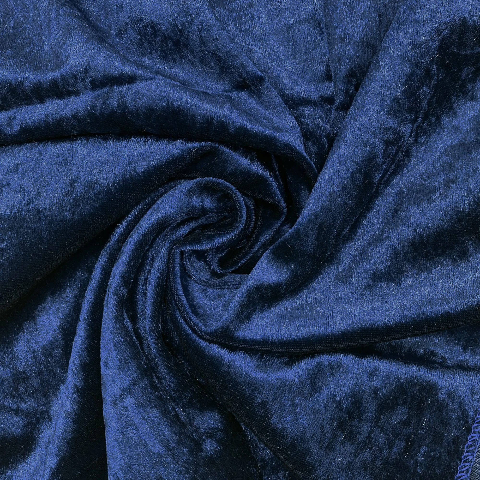 navy-velvet-runner-zoom__91753